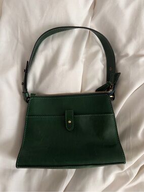 100% leather shoulder bag